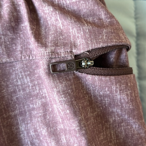 Men’s large T.H.E. 11” lined shorts great condition - Picture 6 of 7